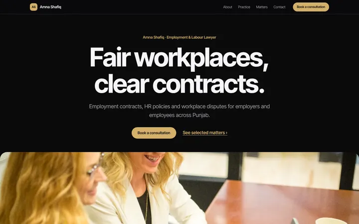 Home page of Amna Shafiq, a sample noir layout website